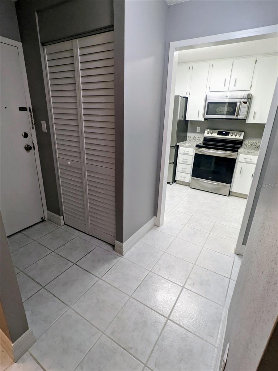 Image 6 of 12 For 2700 Bayshore Boulevard 2111