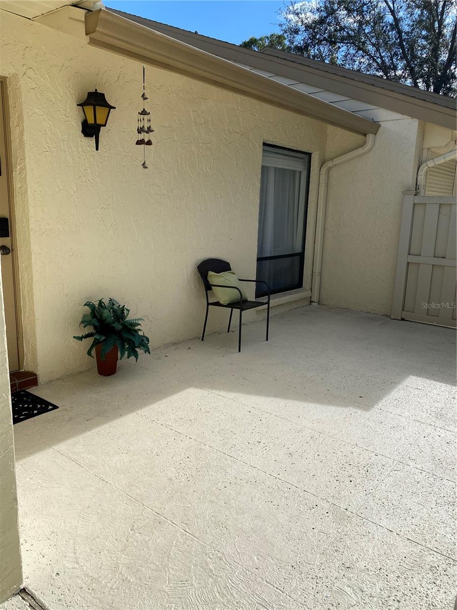 Listing photo id 8 for 1333 Shady Pine Way D