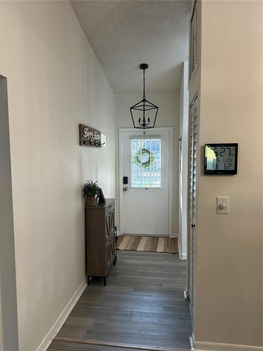 Listing photo id 20 for 1333 Shady Pine Way D