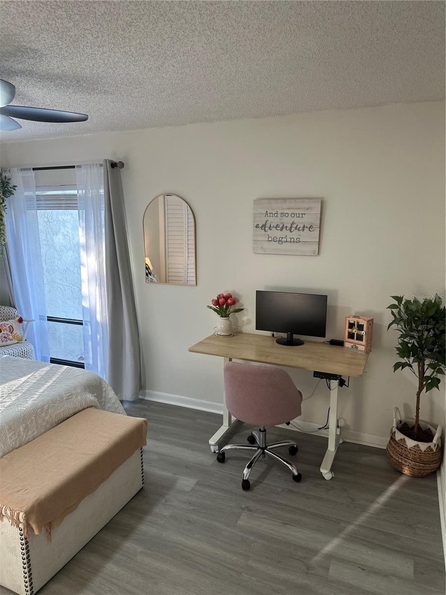 Listing photo id 24 for 1333 Shady Pine Way D