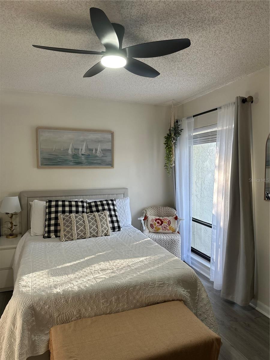 Listing photo id 25 for 1333 Shady Pine Way D