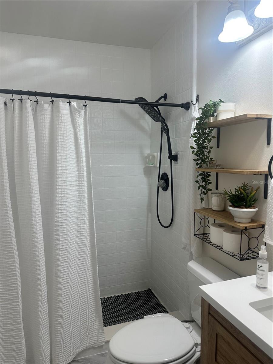 Listing photo id 32 for 1333 Shady Pine Way D