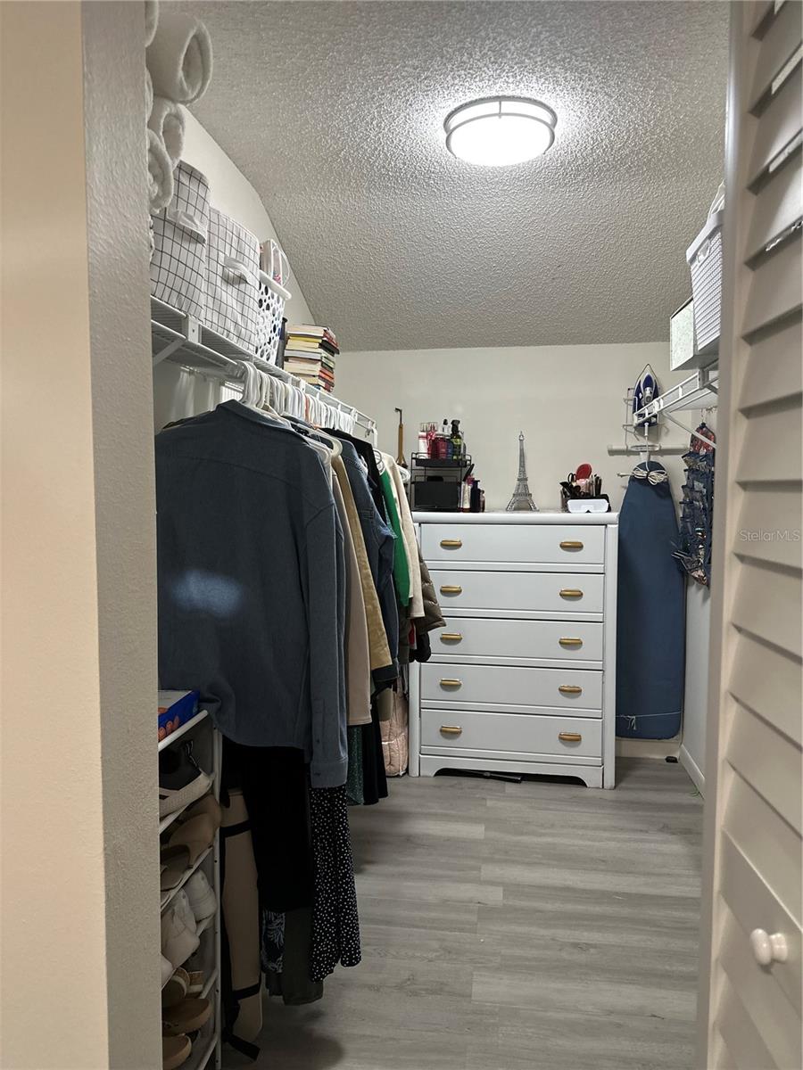 Listing photo id 33 for 1333 Shady Pine Way D