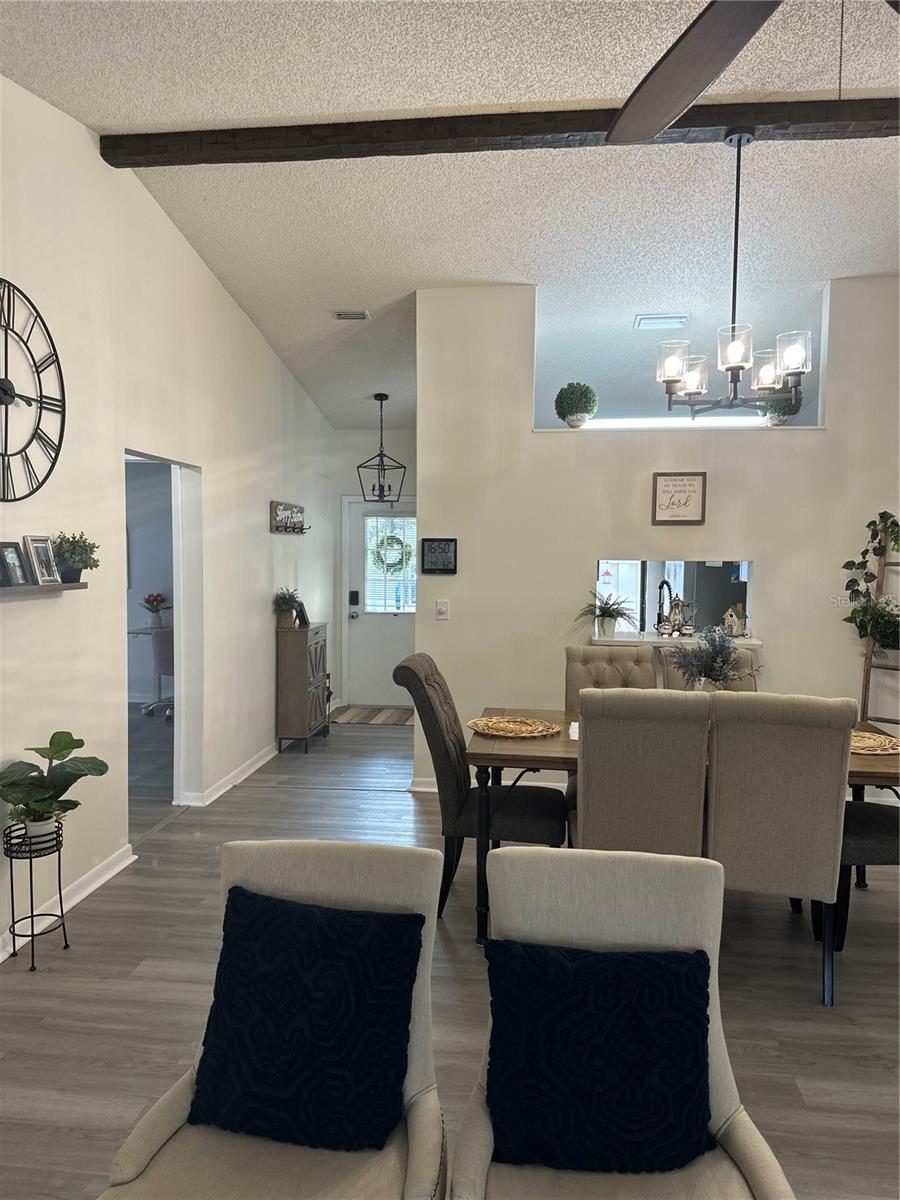 Listing photo id 36 for 1333 Shady Pine Way D