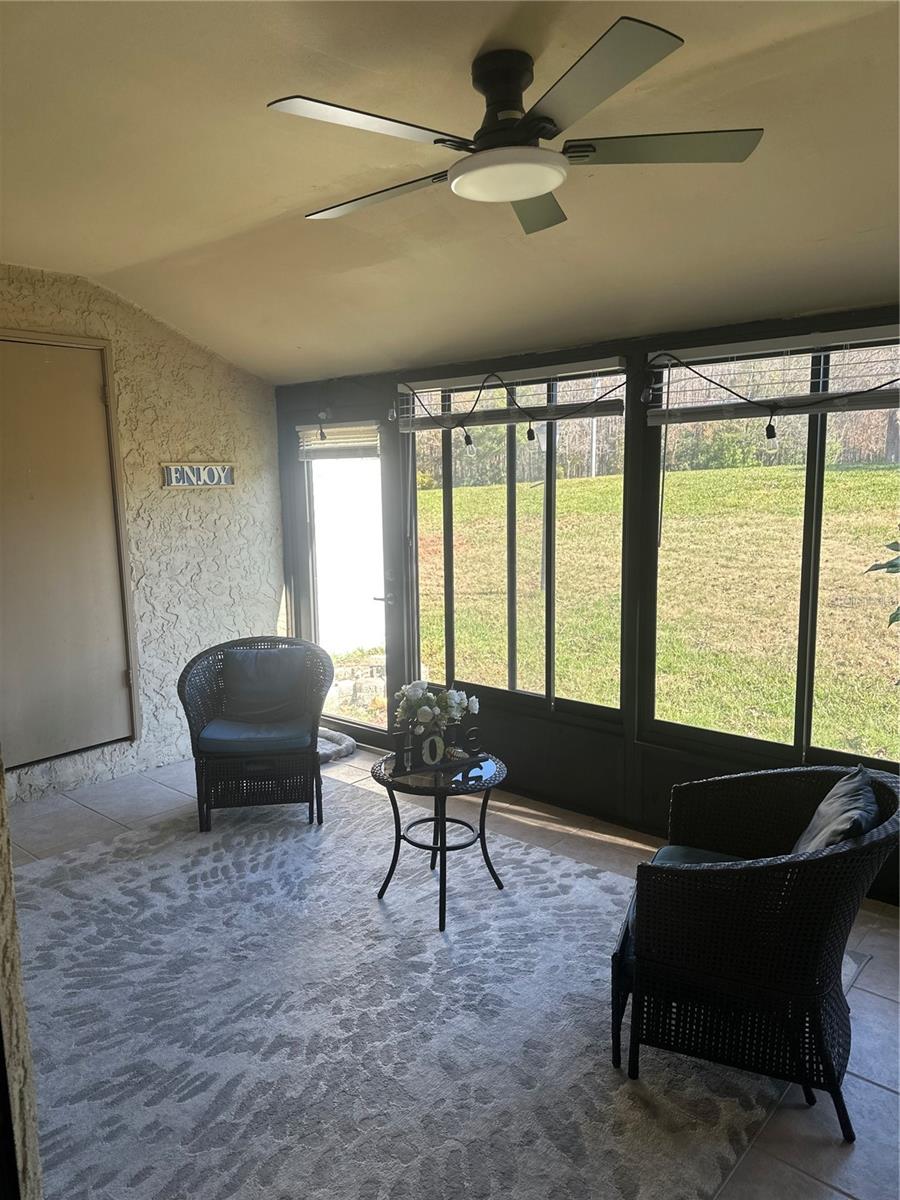 Listing photo id 43 for 1333 Shady Pine Way D