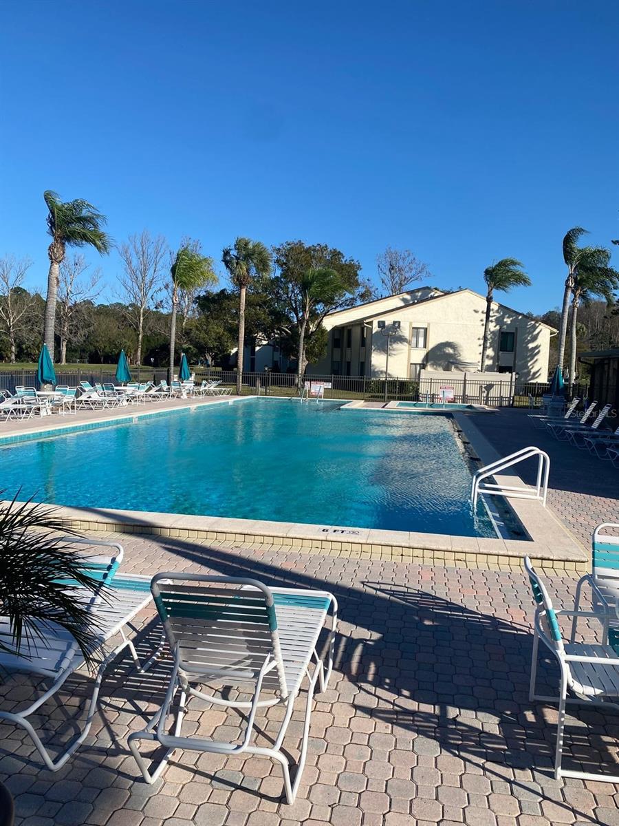 Listing photo id 50 for 1333 Shady Pine Way D