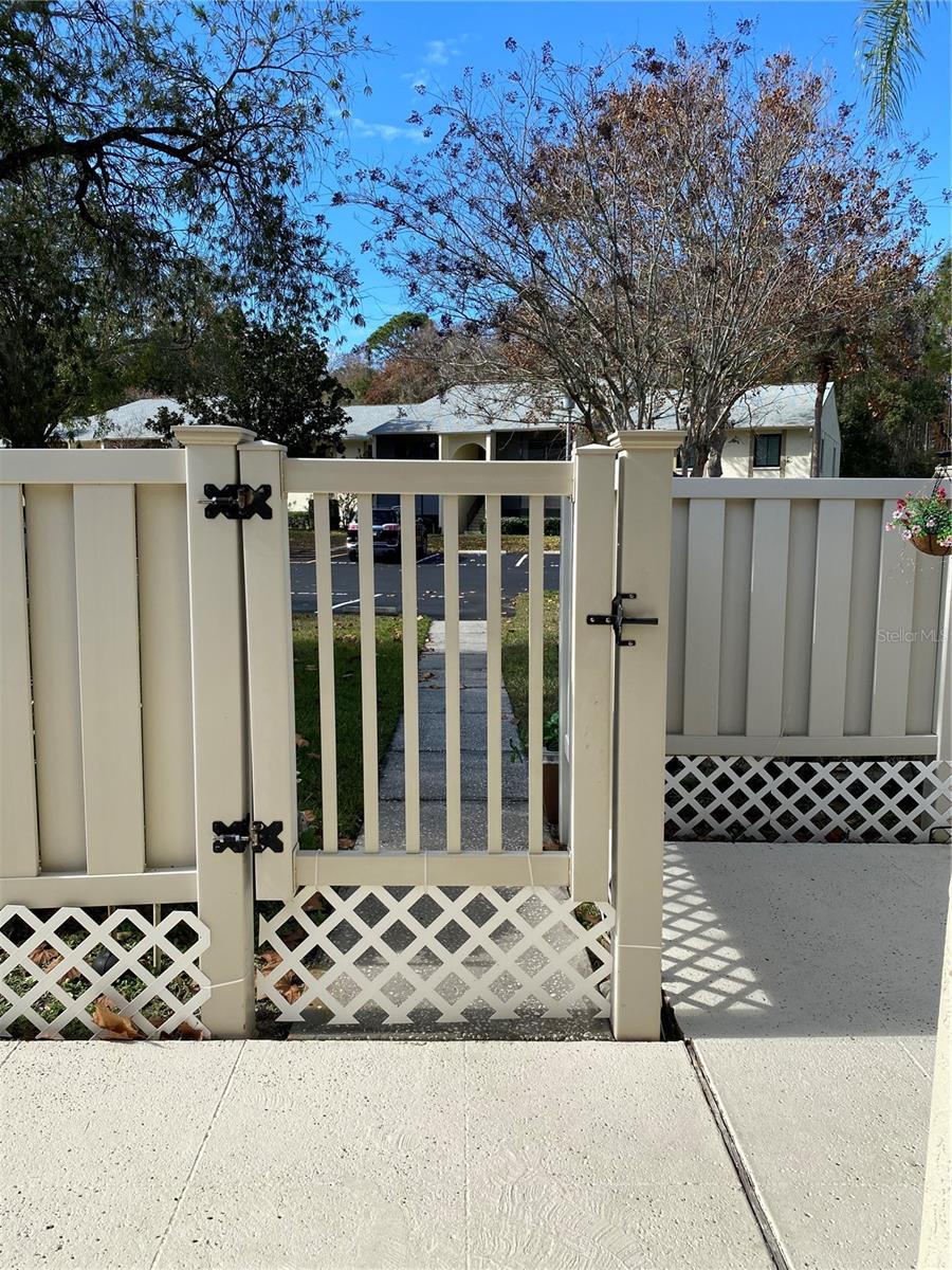 Listing photo id 6 for 1333 Shady Pine Way D