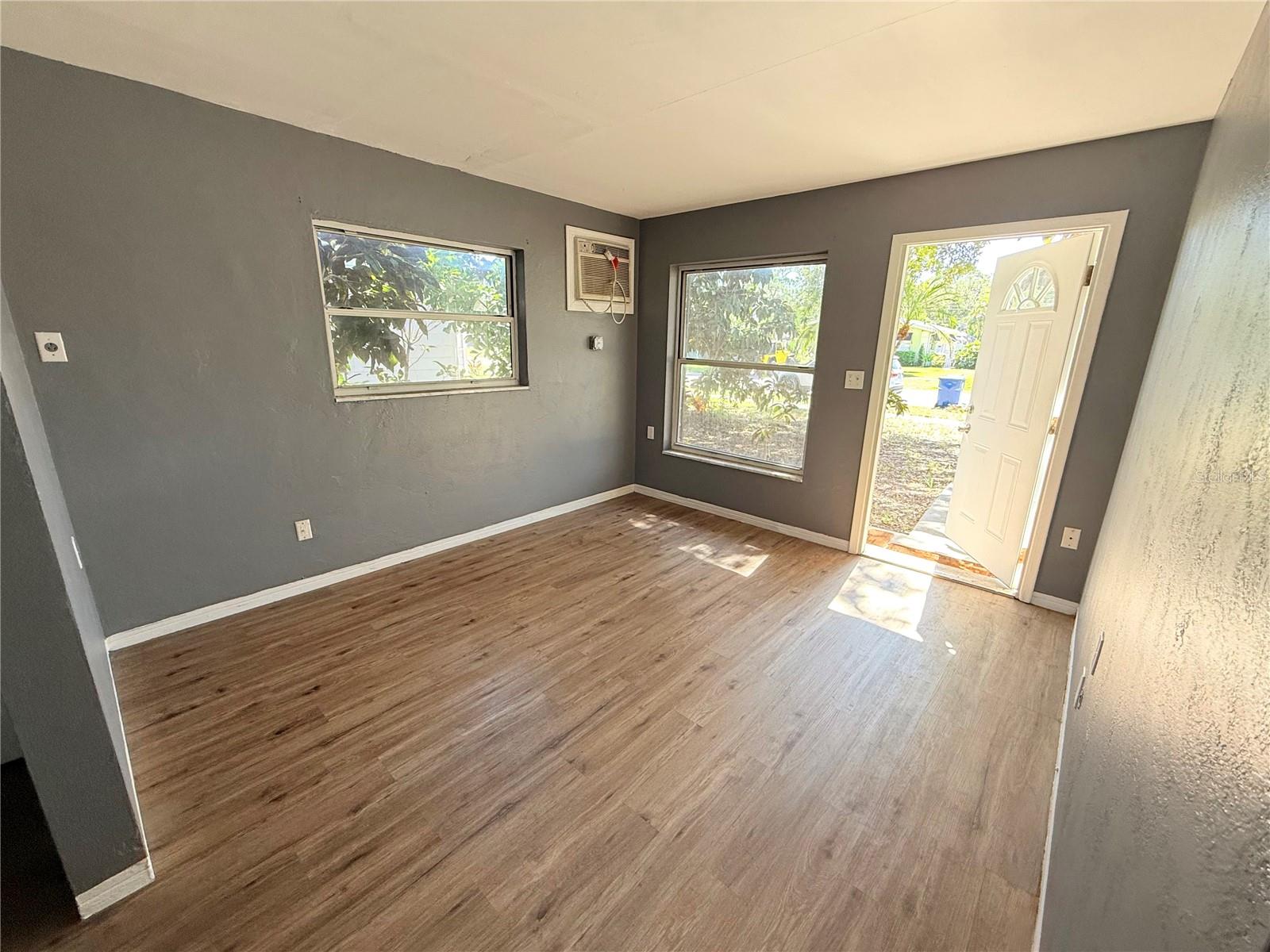 Image 3 of 13 For 731 71st Avenue N