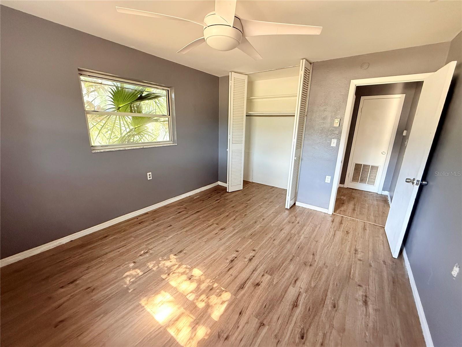 Image 7 of 13 For 731 71st Avenue N