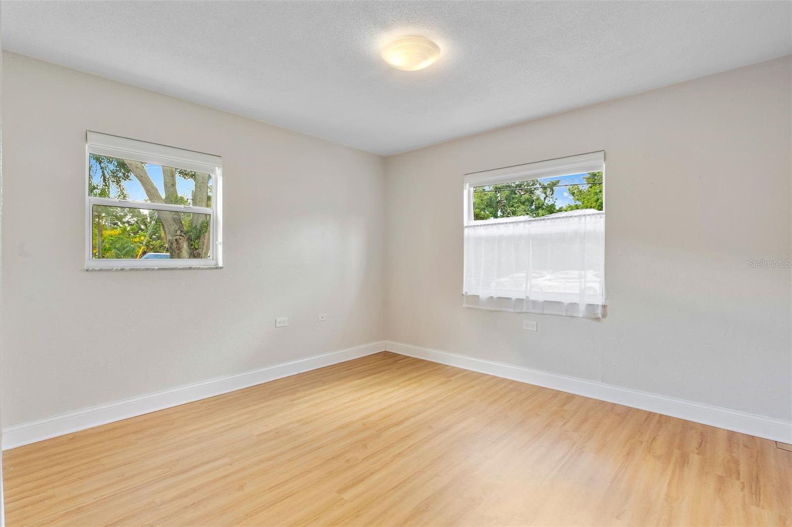 Image 14 of 29 For 503 Monterey Boulevard Ne 1