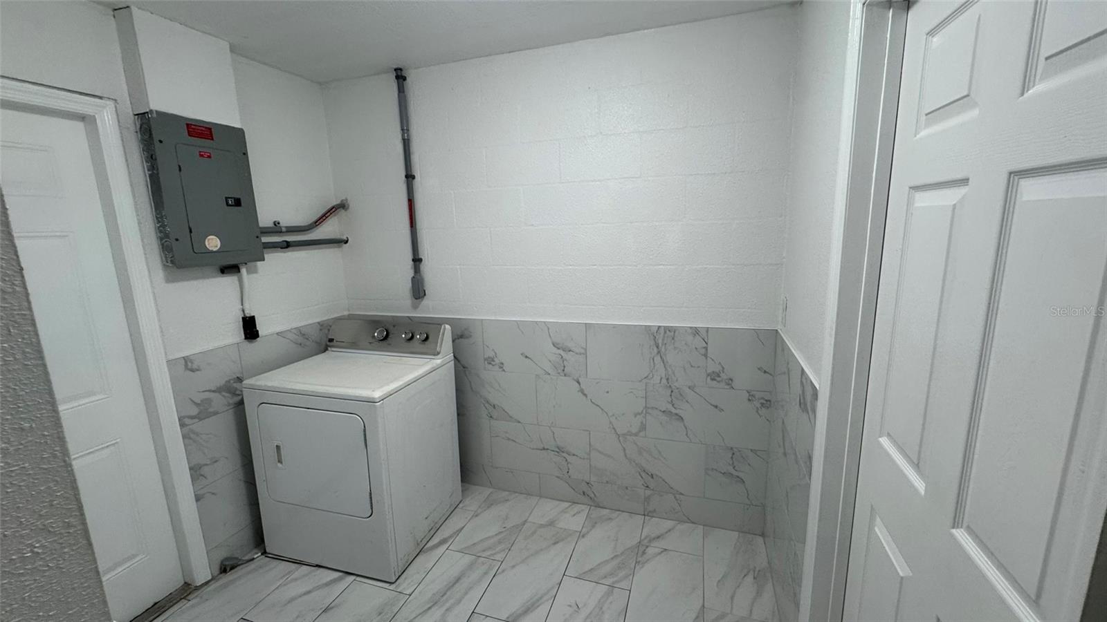 Image 21 of 25 For 6980 82nd Avenue N