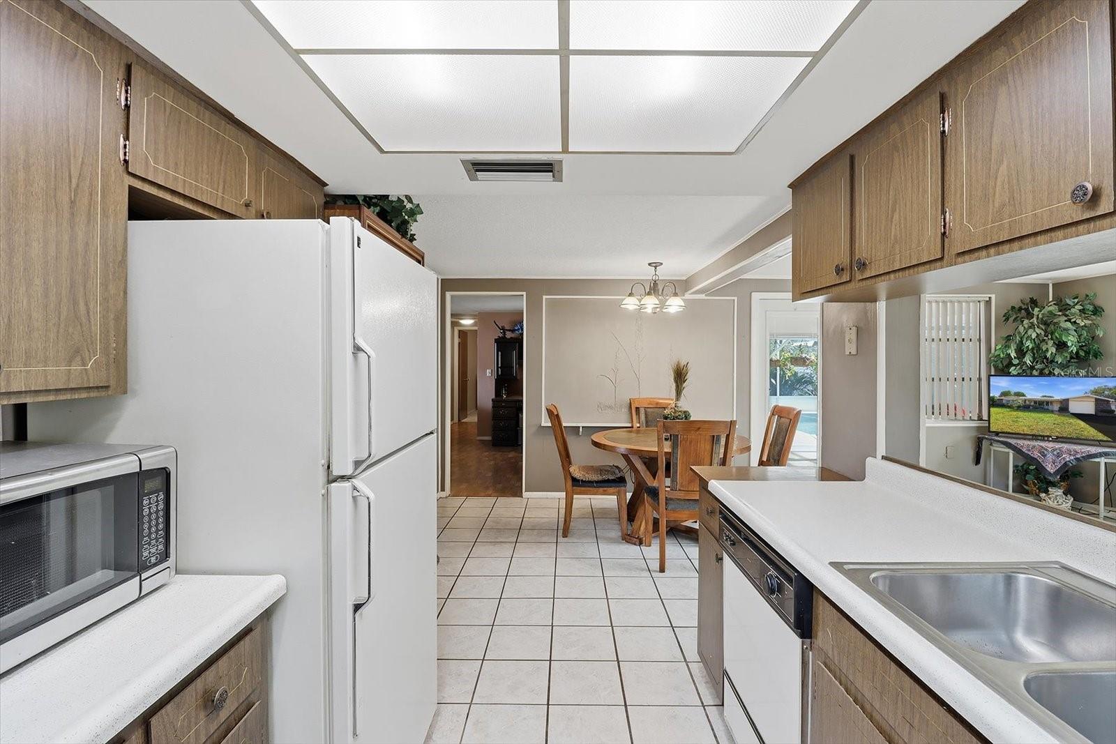 Listing photo id 15 for 7410 Gulf Highlands Drive