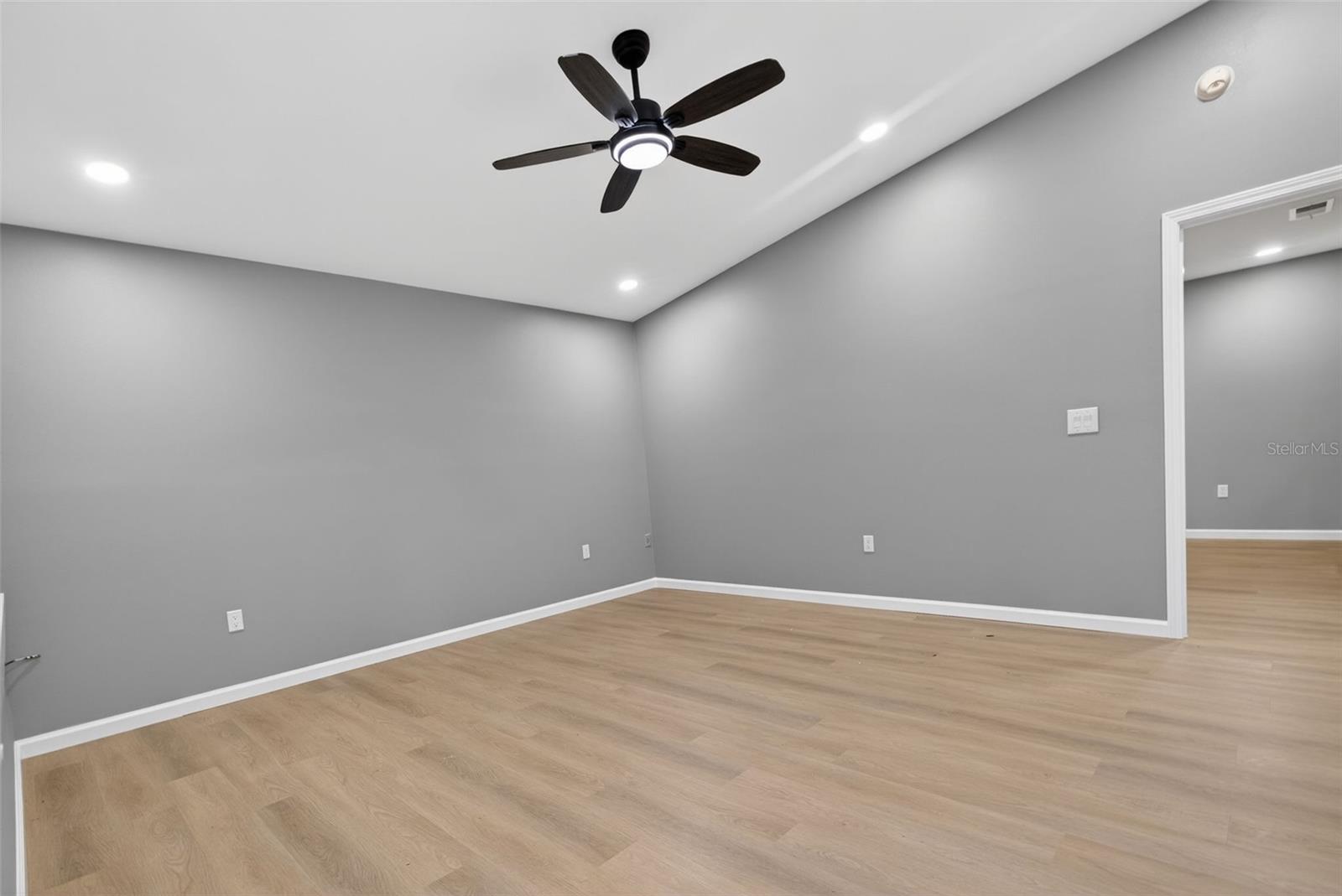 Image 14 of 25 For 3957 Bearded Oaks Court