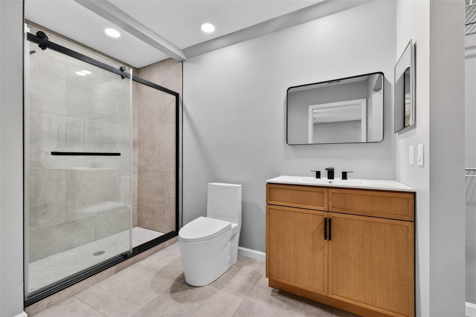 Image 16 of 25 For 3957 Bearded Oaks Court