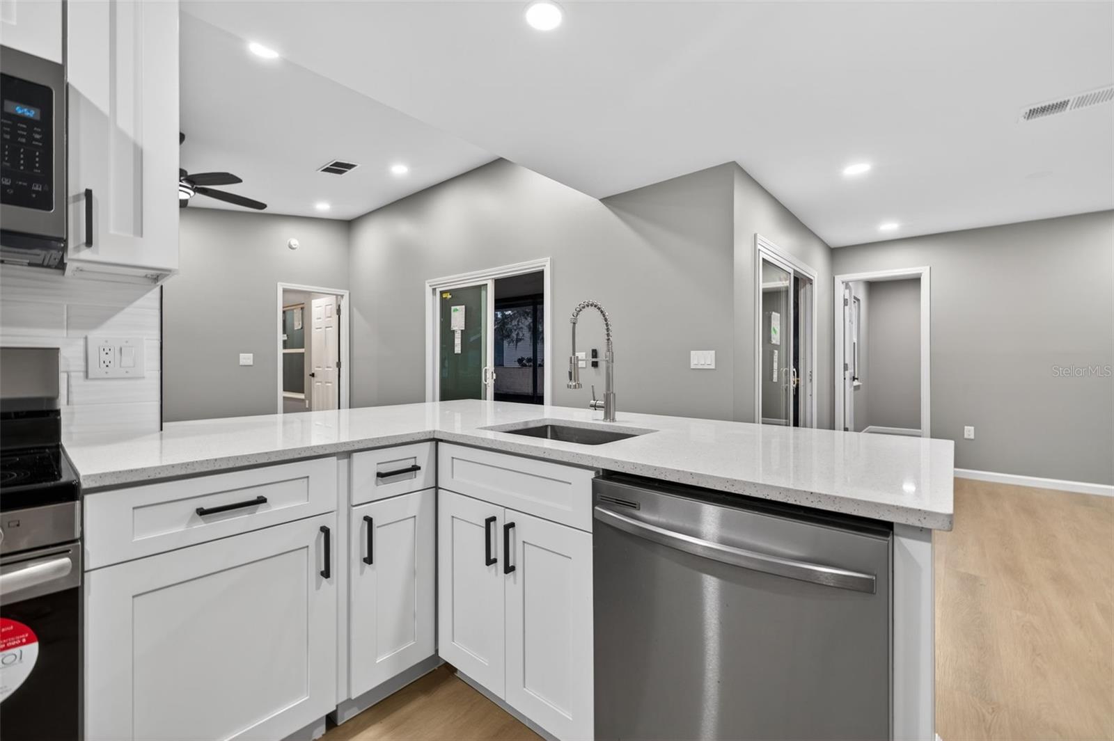 Image 6 of 25 For 3957 Bearded Oaks Court