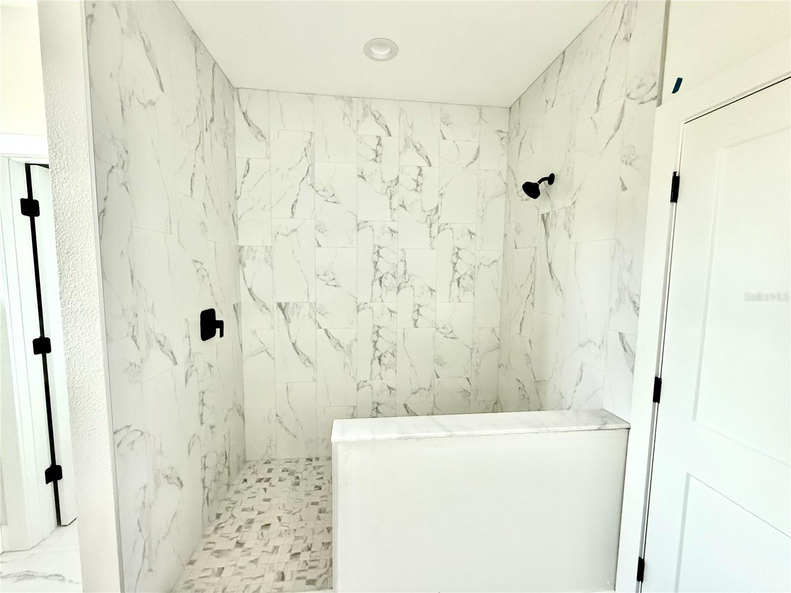 Image 12 of 24 For 1308 Caracas Street