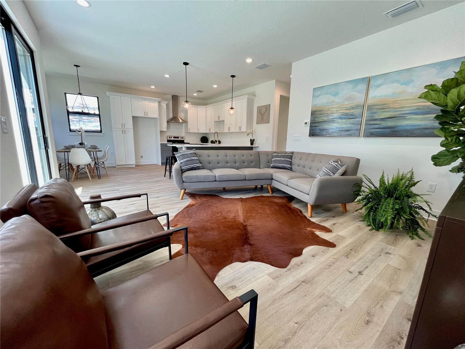 Image 14 of 24 For 1308 Caracas Street