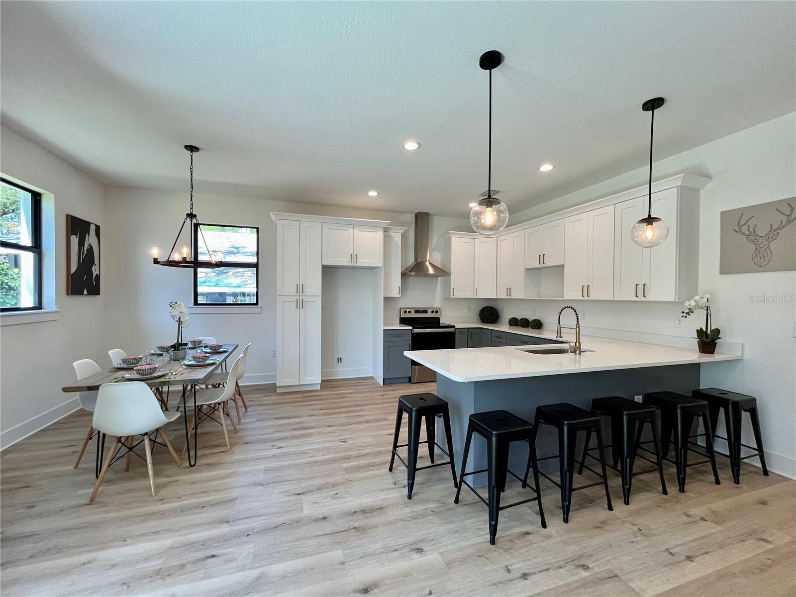 Image 15 of 24 For 1308 Caracas Street