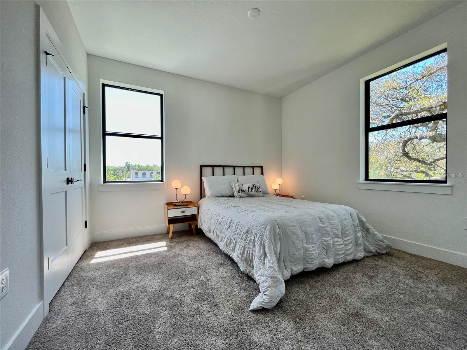 Image 18 of 24 For 1308 Caracas Street