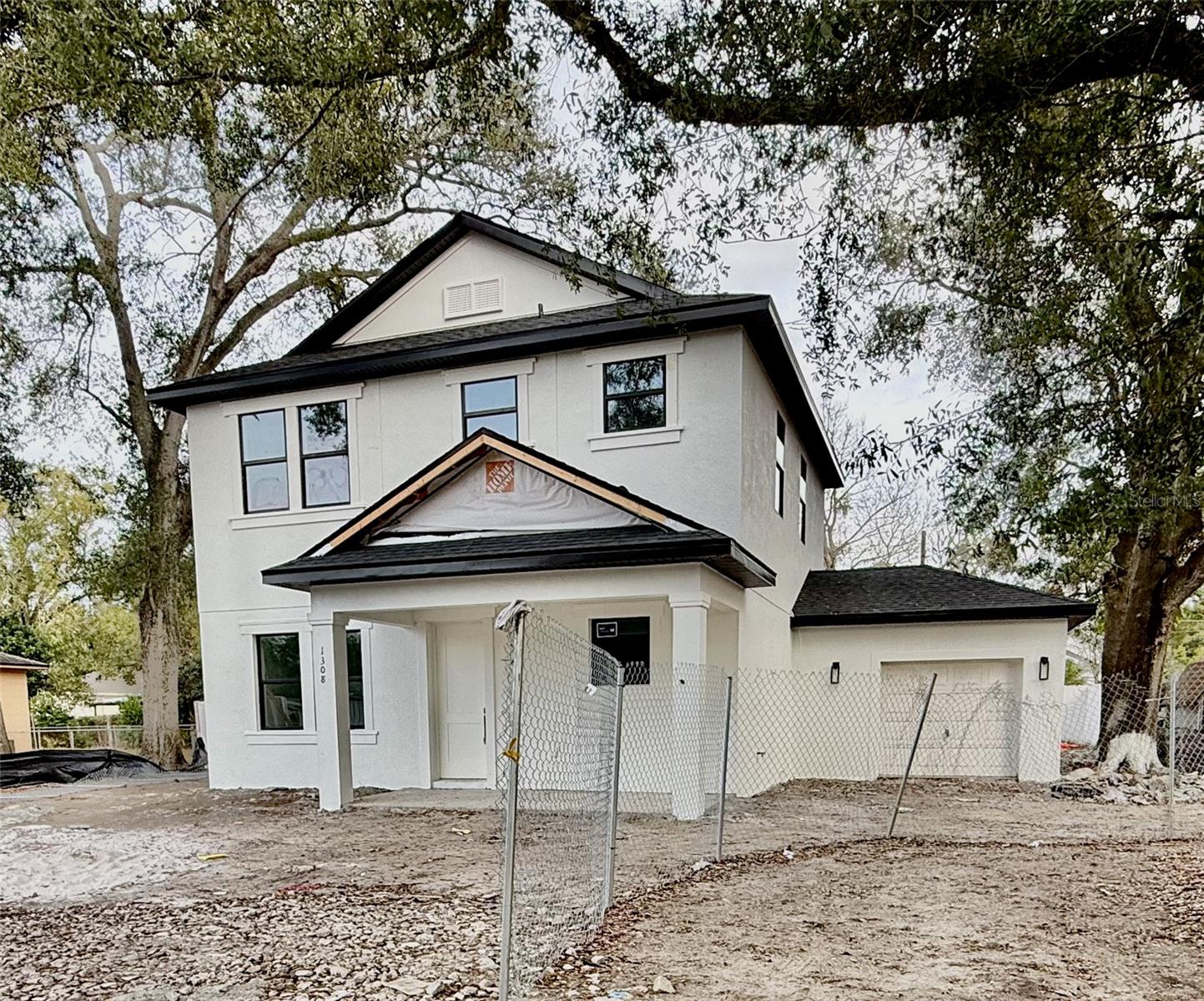 Image 2 of 24 For 1308 Caracas Street