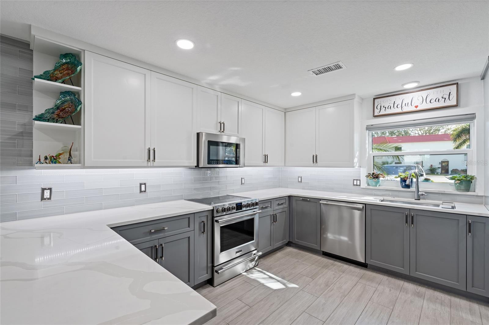 Image 10 of 42 For 2700 Bayshore Boulevard 560