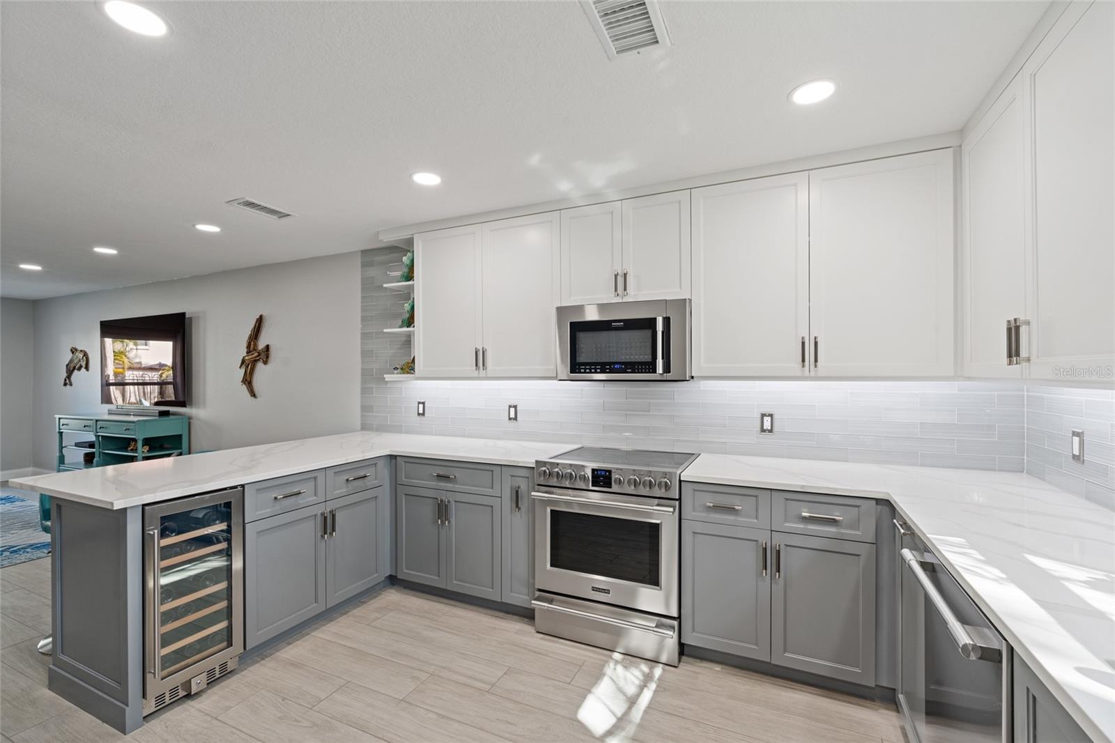 Image 11 of 42 For 2700 Bayshore Boulevard 560