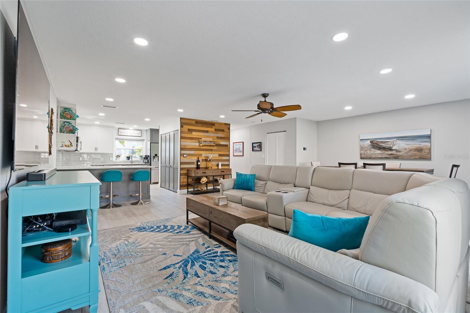 Image 6 of 42 For 2700 Bayshore Boulevard 560