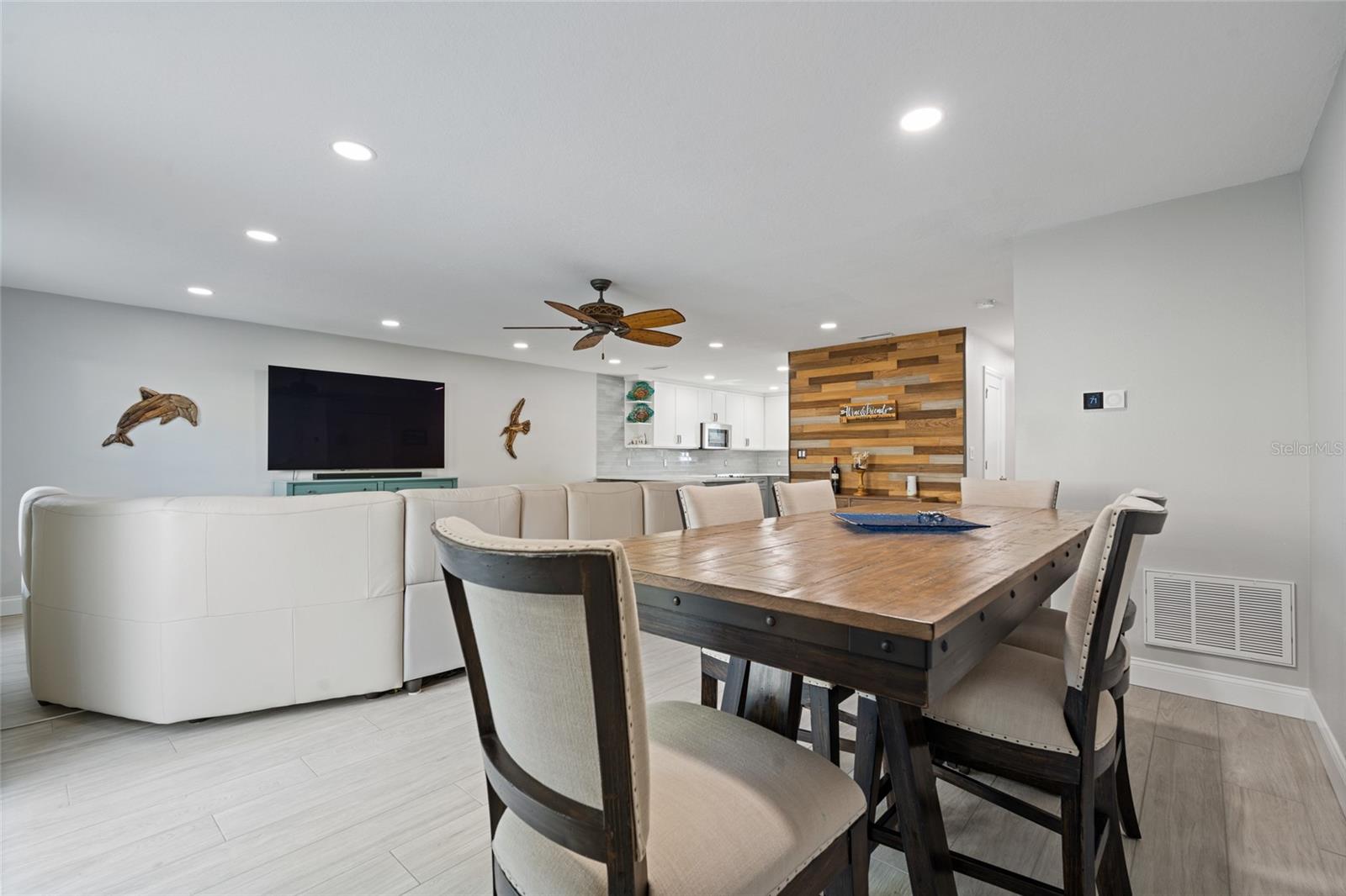 Image 8 of 42 For 2700 Bayshore Boulevard 560