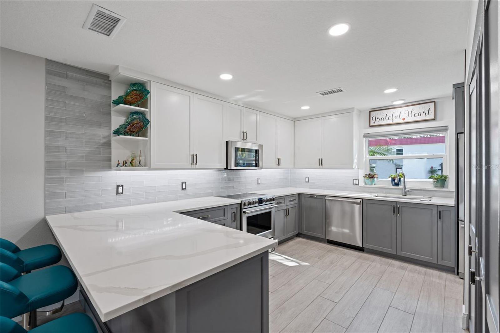 Image 9 of 42 For 2700 Bayshore Boulevard 560