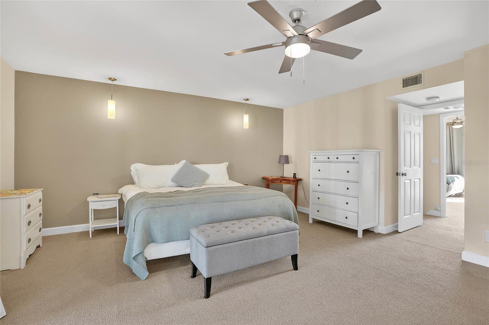 Image 16 of 37 For 15 Turner Street 6