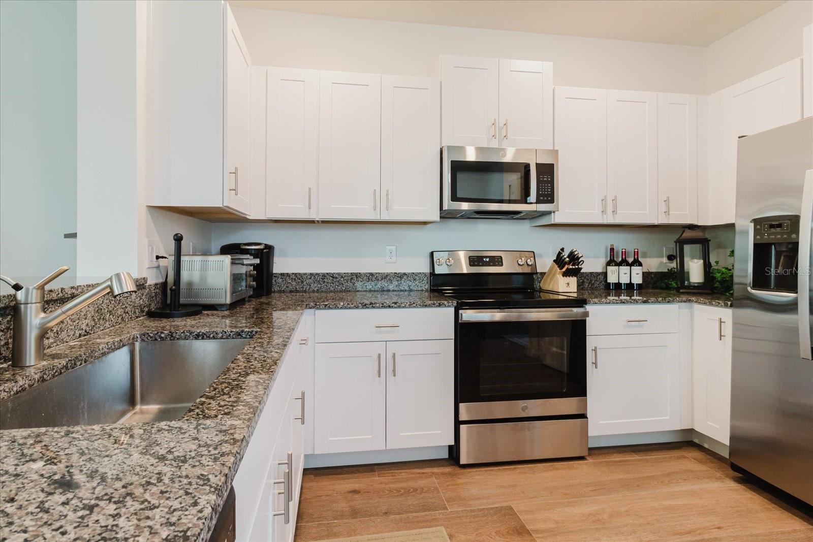 Image 16 of 45 For 6038 Shiner Street