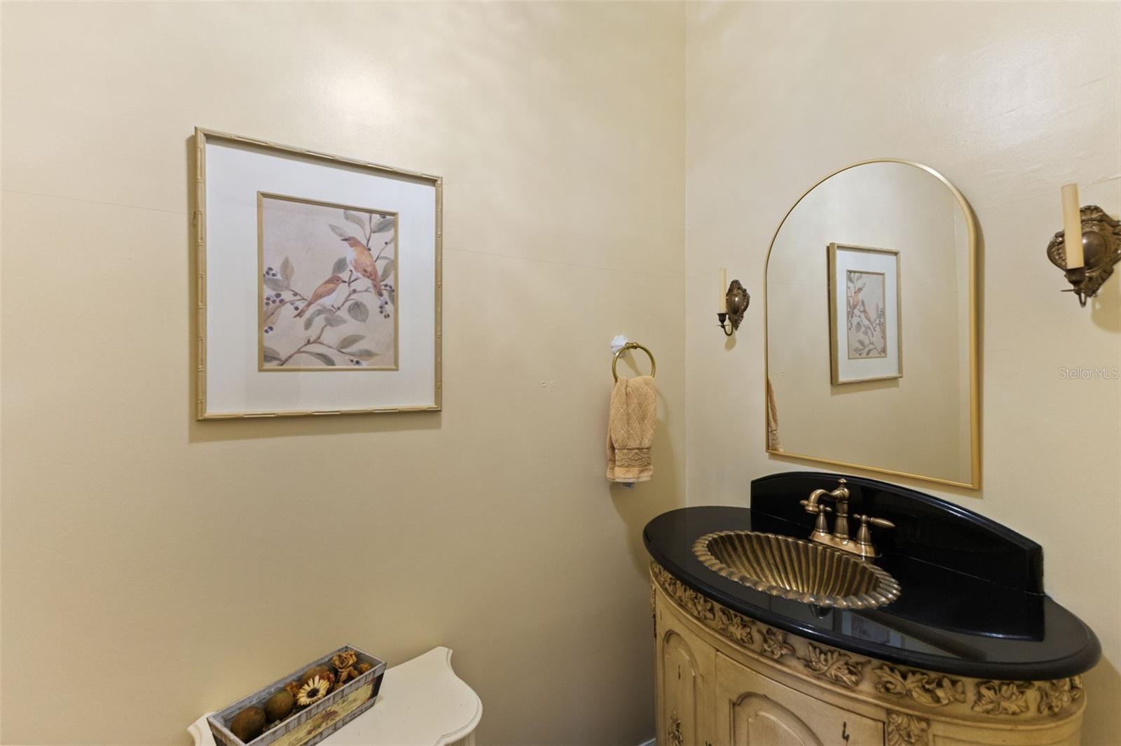 Listing photo id 11 for 2015 Long Branch Lane