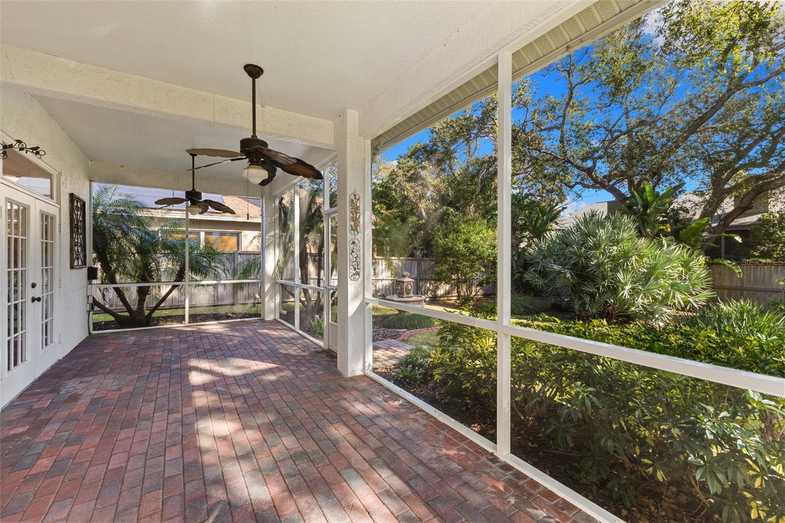 Listing photo id 21 for 2015 Long Branch Lane