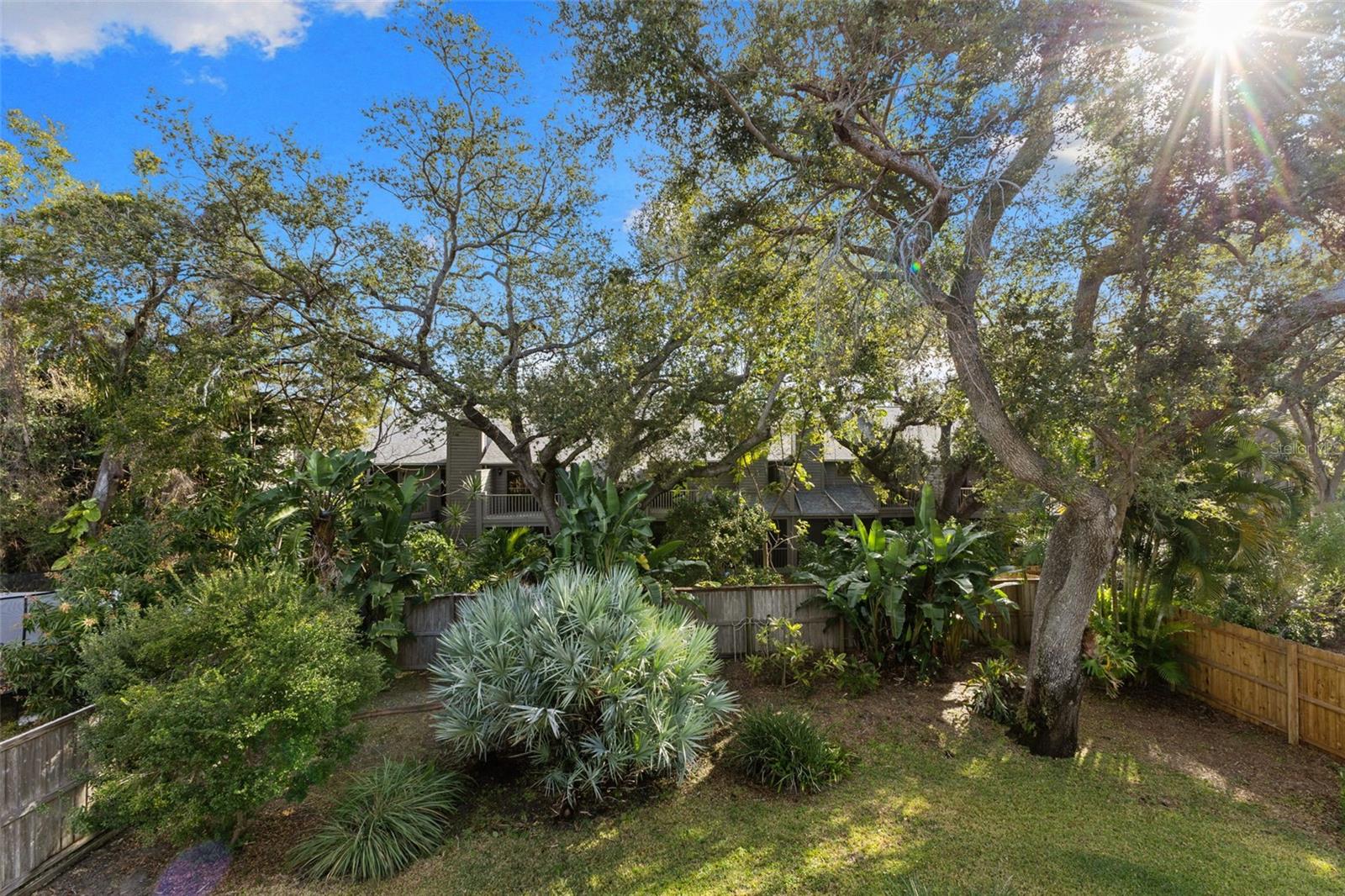 Listing photo id 25 for 2015 Long Branch Lane