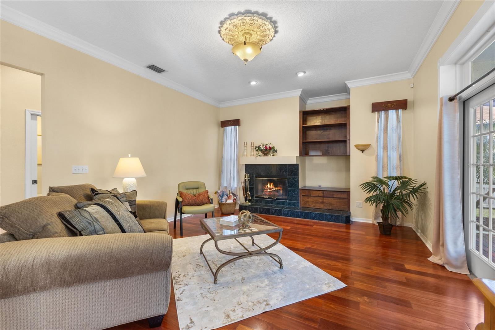 Listing photo id 6 for 2015 Long Branch Lane