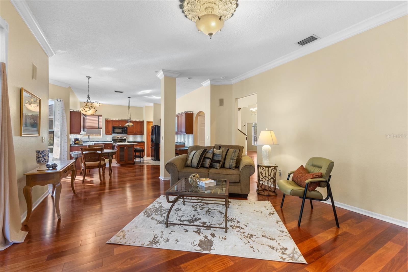 Listing photo id 7 for 2015 Long Branch Lane