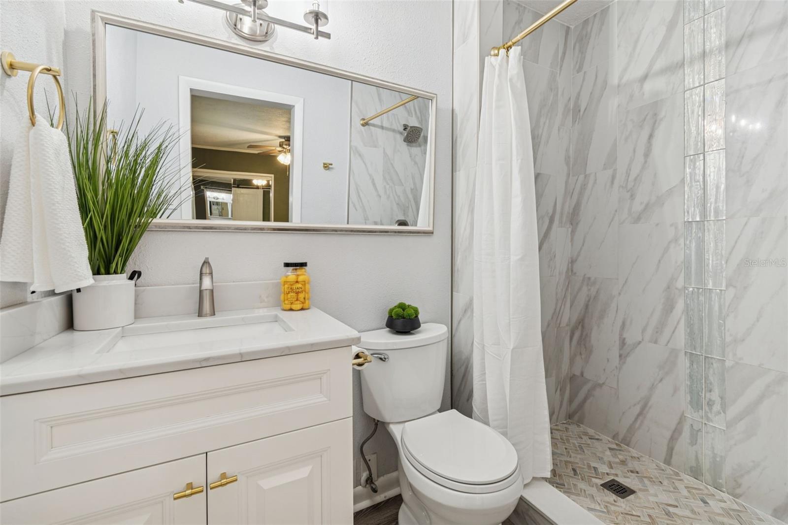 Image 21 of 43 For 815 Lowry Lane