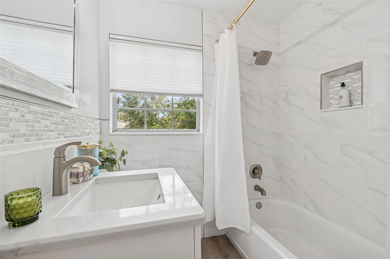 Image 28 of 43 For 815 Lowry Lane