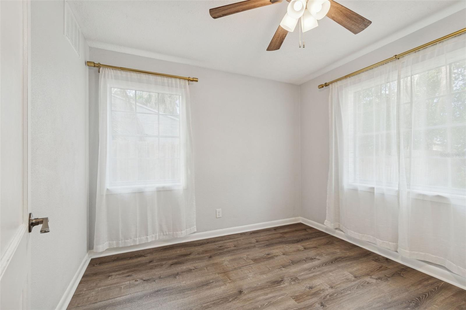 Image 30 of 43 For 815 Lowry Lane