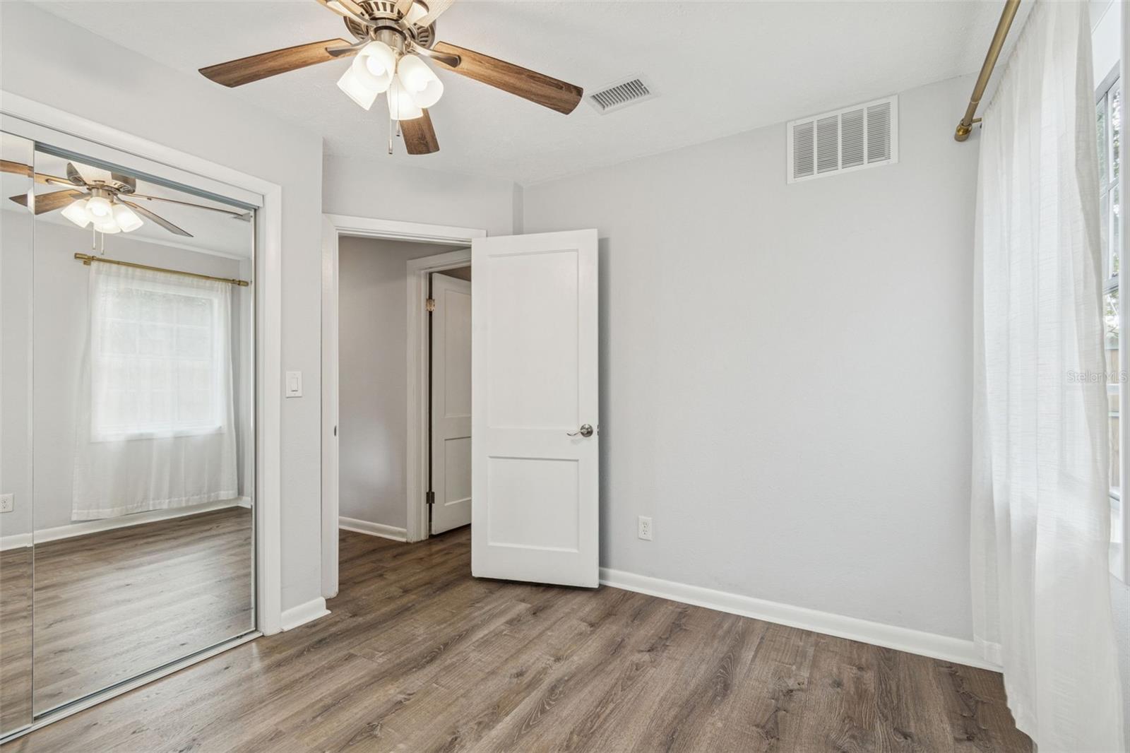 Image 31 of 43 For 815 Lowry Lane