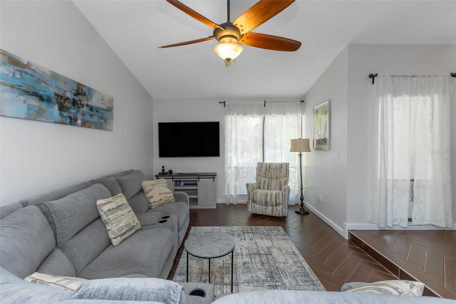 Image 24 of 83 For 4915 Pennsbury Drive