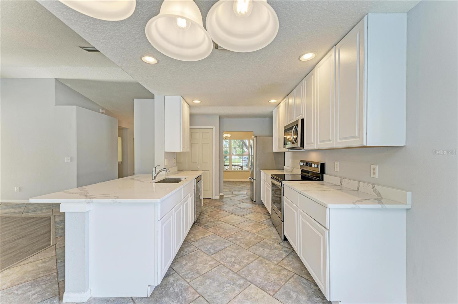 Image 23 of 54 For 11611 Summit Rock Court