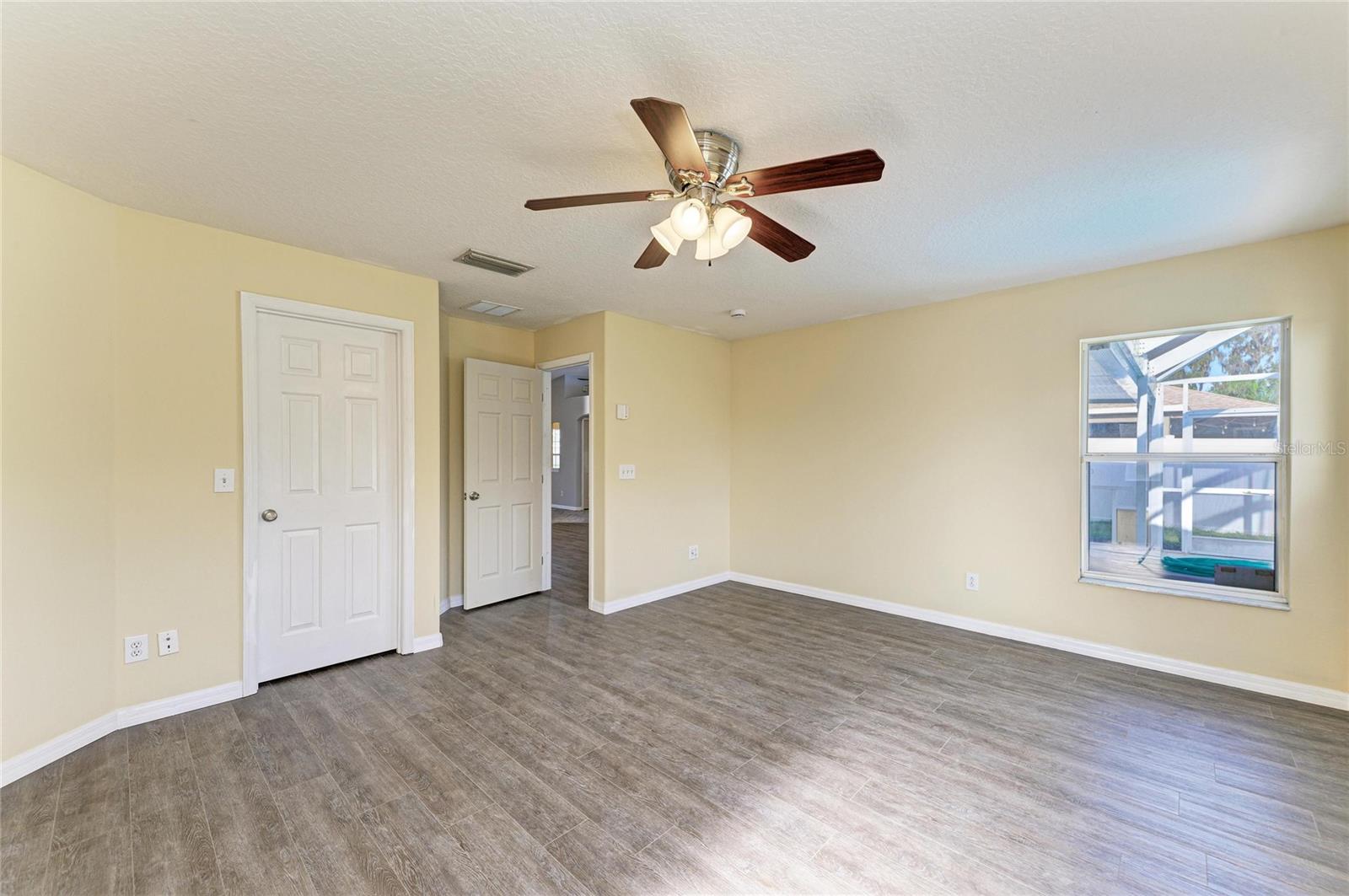 Image 29 of 54 For 11611 Summit Rock Court