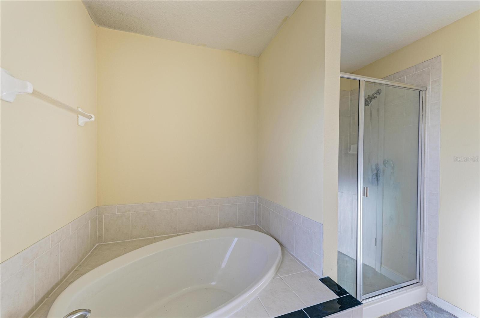 Image 31 of 54 For 11611 Summit Rock Court