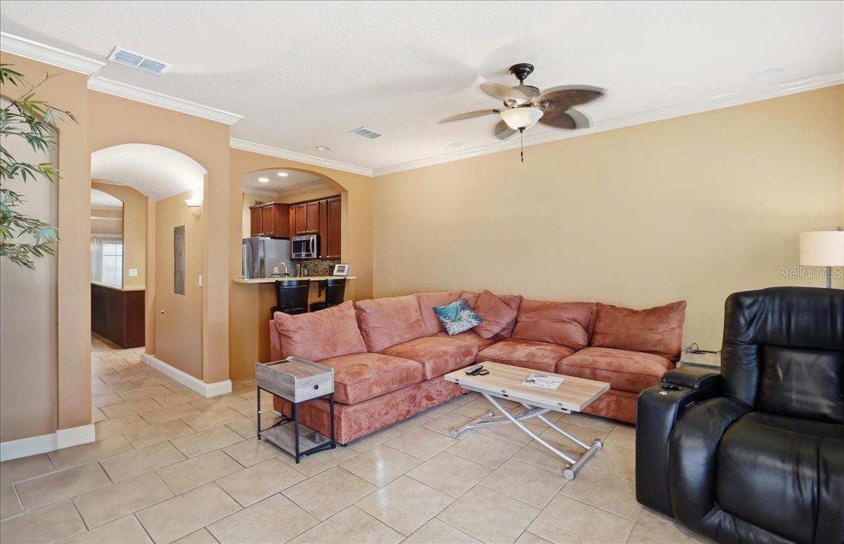 Image 4 of 22 For 607 3rd Avenue S