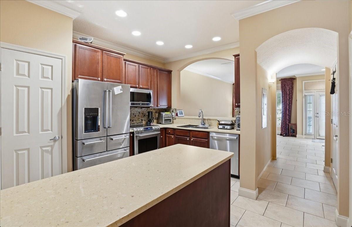 Image 5 of 22 For 607 3rd Avenue S