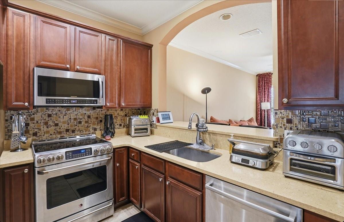 Image 6 of 22 For 607 3rd Avenue S