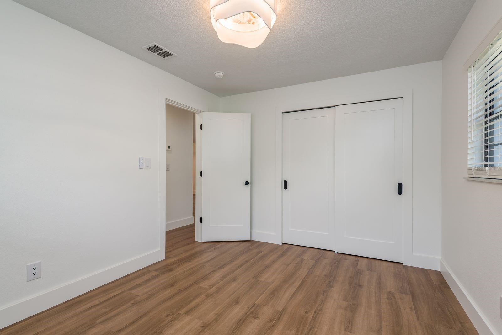 Image 25 of 30 For 1737 Prince Philip Street