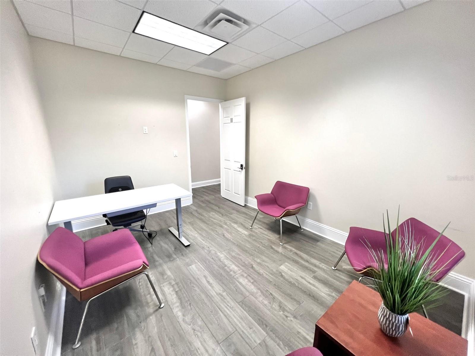 Image 15 of 34 For 1550 Cleveland Street 11