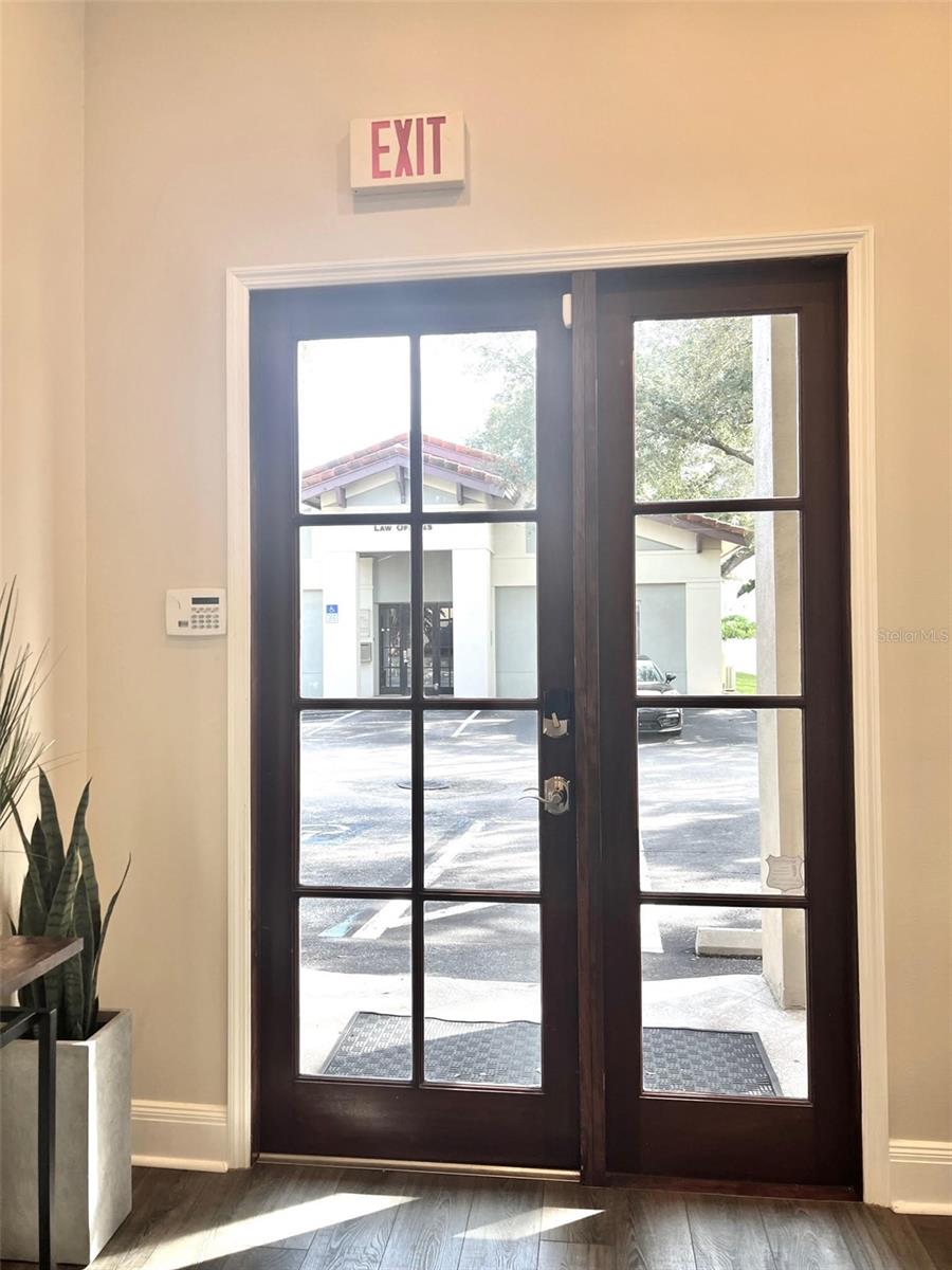 Image 8 of 34 For 1550 Cleveland Street 11